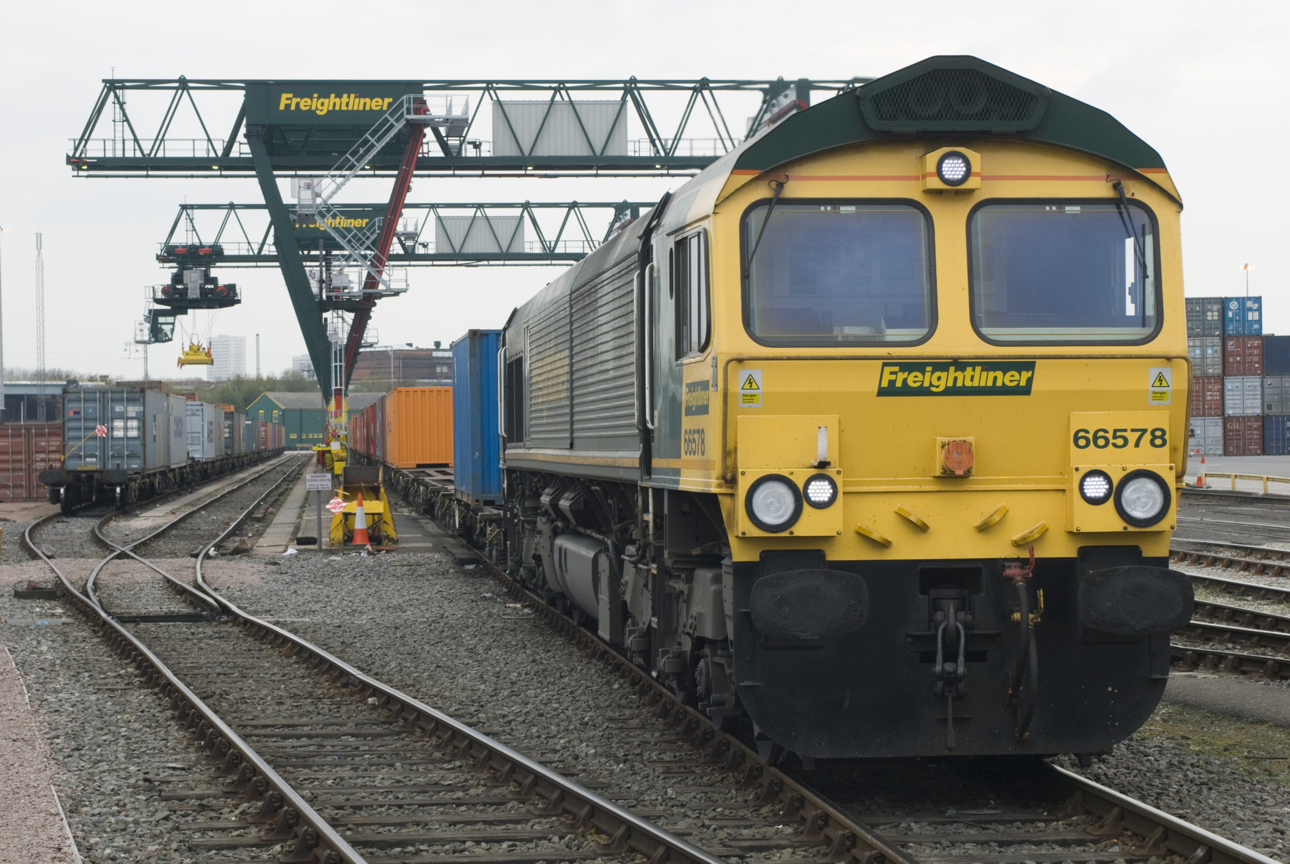 Intermodual_rail_terminal